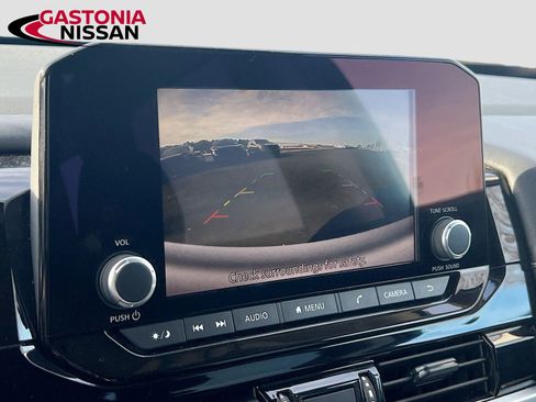 Used 2024 Nissan Pathfinder SV image 17