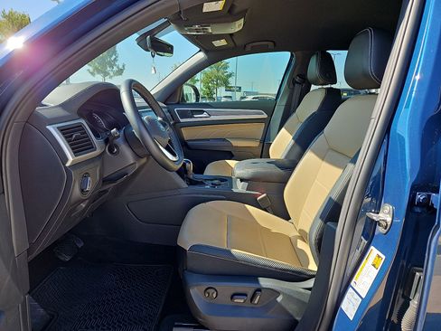 Certified 2021 Volkswagen Atlas Cross Sport SE AWD/4WD image 15
