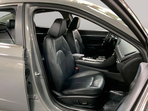 Used 2023 Hyundai Sonata Limited FWD image 9