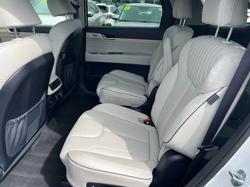 Used 2025 Hyundai Palisade Limited AWD/4WD image 16
