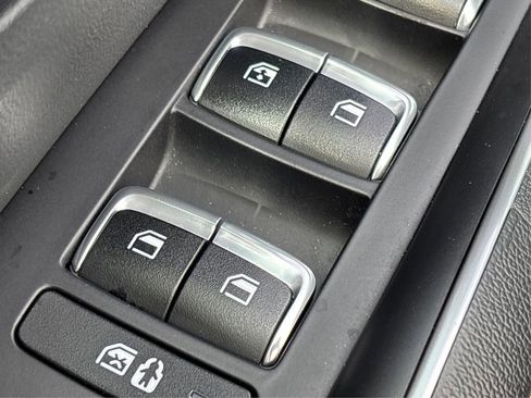 Used 2025 Kia Sorento S AWD/4WD image 31
