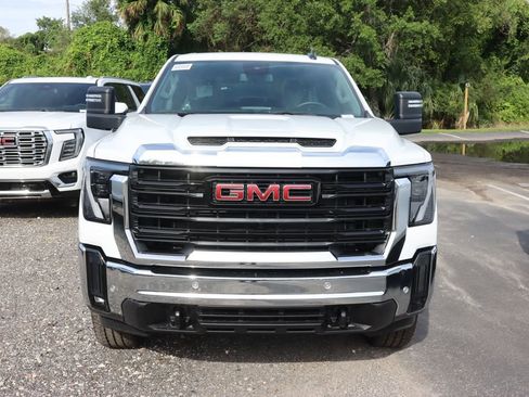 New 2026 GMC Sierra 2500 Pro image 2