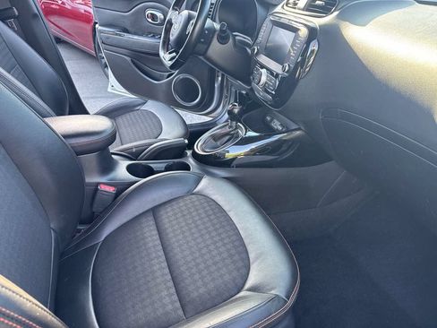 Used 2019 Kia Soul ! FWD image 15
