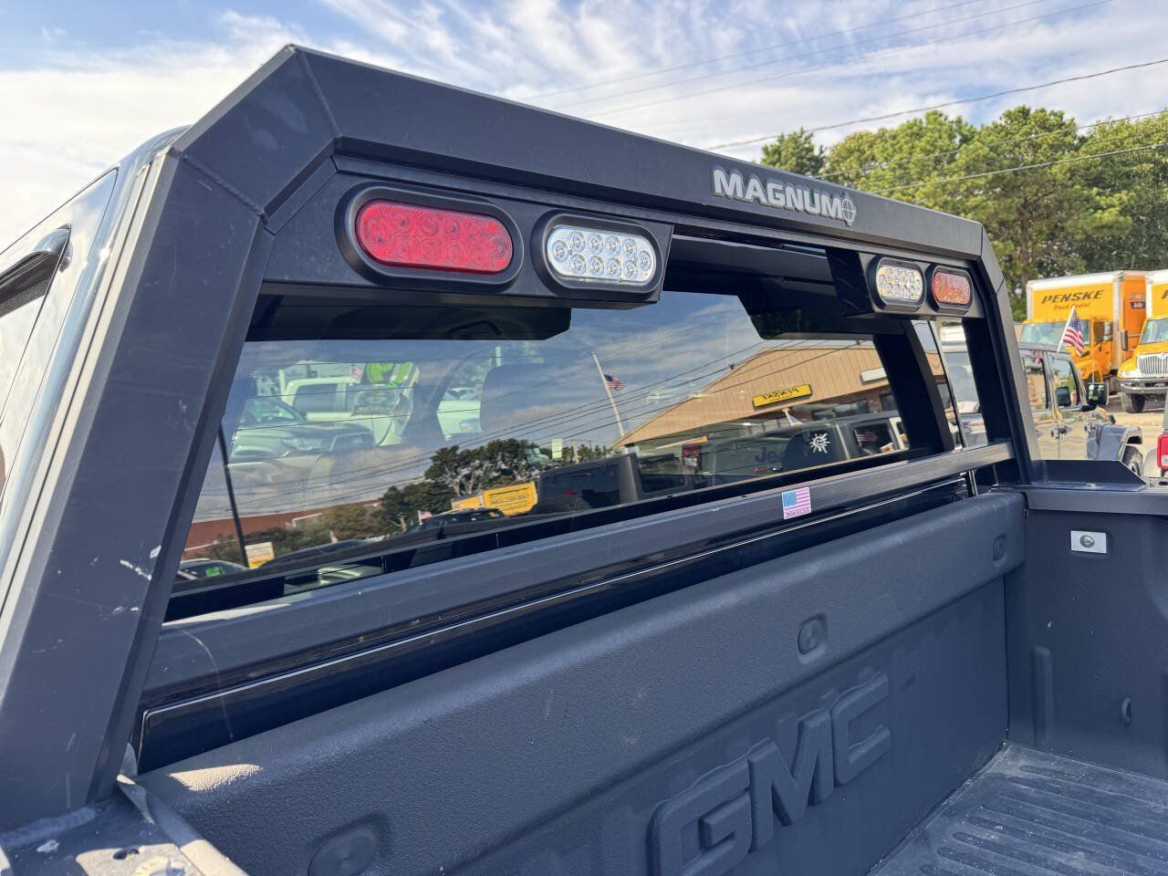 Used 2019 GMC Sierra 2500 SLT w/ Duramax Plus Package AWD/4WD image 18