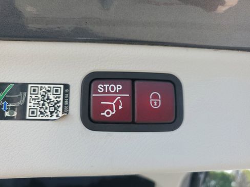 Used 2023 Mercedes-Benz EQS 450+ SUV image 9
