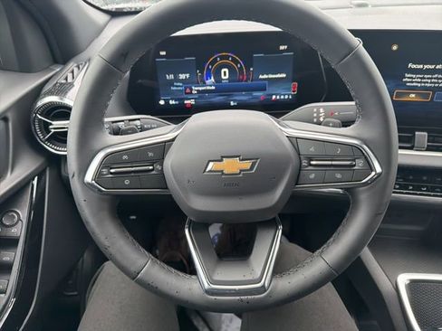 New 2026 Chevrolet Equinox LT w/ Convenience Package II AWD/4WD image 13