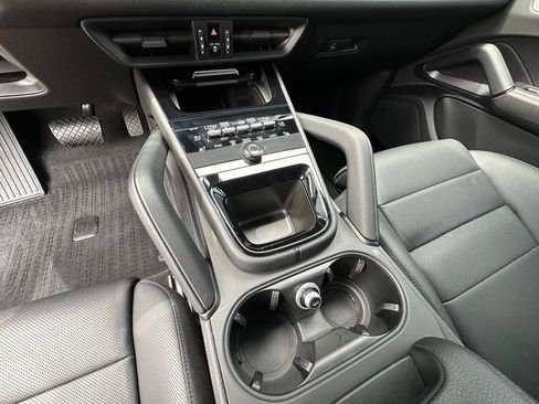 Certified 2024 Porsche Cayenne AWD/4WD image 34