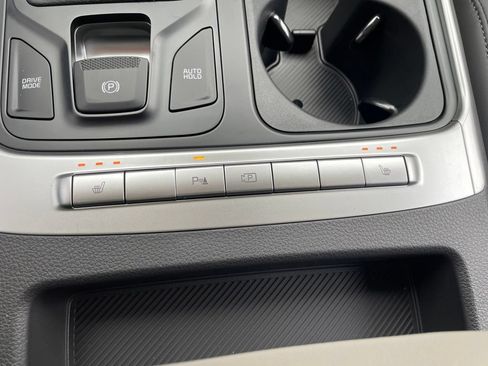 New 2026 Kia Carnival FWD image 23