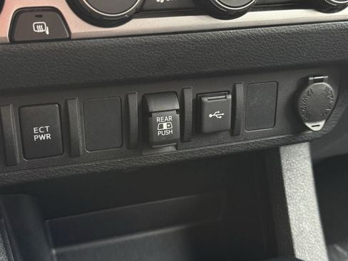 Used 2023 Toyota Tacoma SR5 AWD/4WD image 22