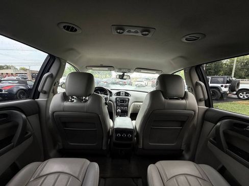 Used 2017 Buick Enclave Leather FWD image 18