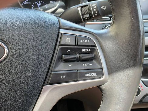Used 2018 Hyundai Elantra Value Edition FWD image 17