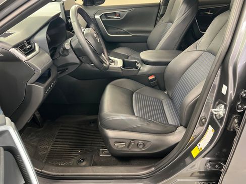 Used 2023 Toyota RAV4 XSE AWD/4WD image 18