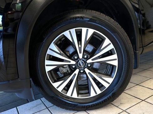 Used 2023 Nissan Rogue SV image 48