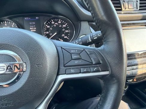 Used 2018 Nissan Rogue SV AWD/4WD image 26