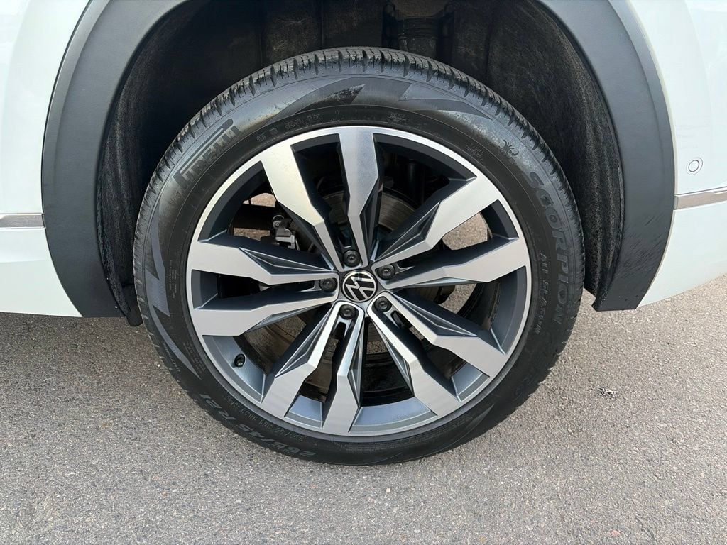 Used 2023 Volkswagen Atlas Cross Sport SEL Premium R-Line AWD/4WD image 33