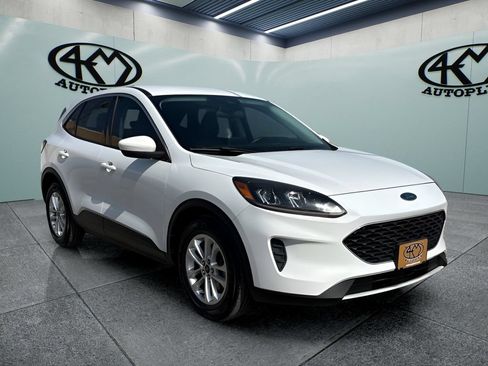 Used 2021 Ford Escape SE w/ Convenience Package FWD image 1