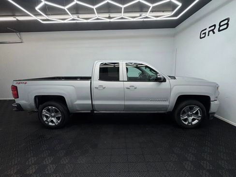 Used 2016 Chevrolet Silverado 1500 Custom w/ Custom Convenience Package AWD/4WD image 9