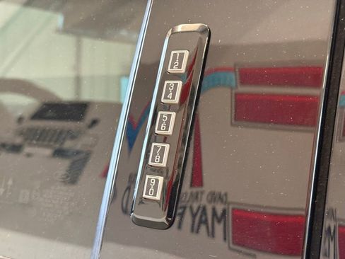 Used 2023 Ford F150 Lariat AWD/4WD image 24
