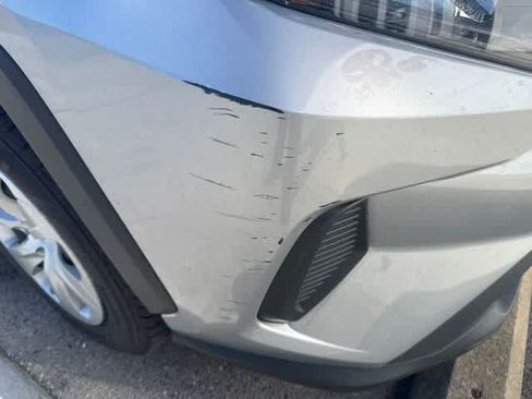 Used 2021 Toyota RAV4 LE FWD image 3