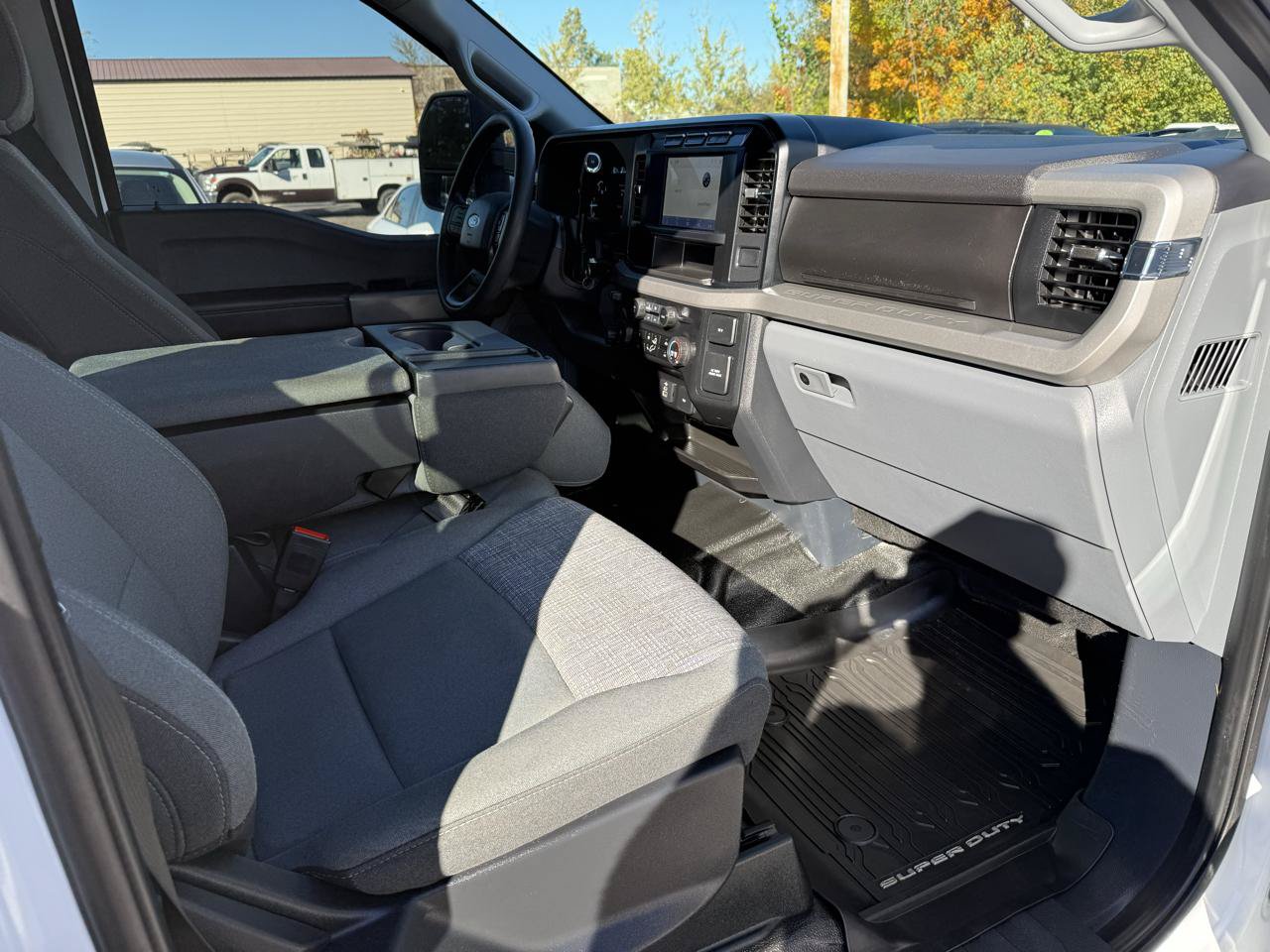 Used 2024 Ford F250 XLT w/ FX4 Off-Road Package AWD/4WD image 23