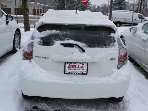 Used 2014 Toyota Prius C One image 4