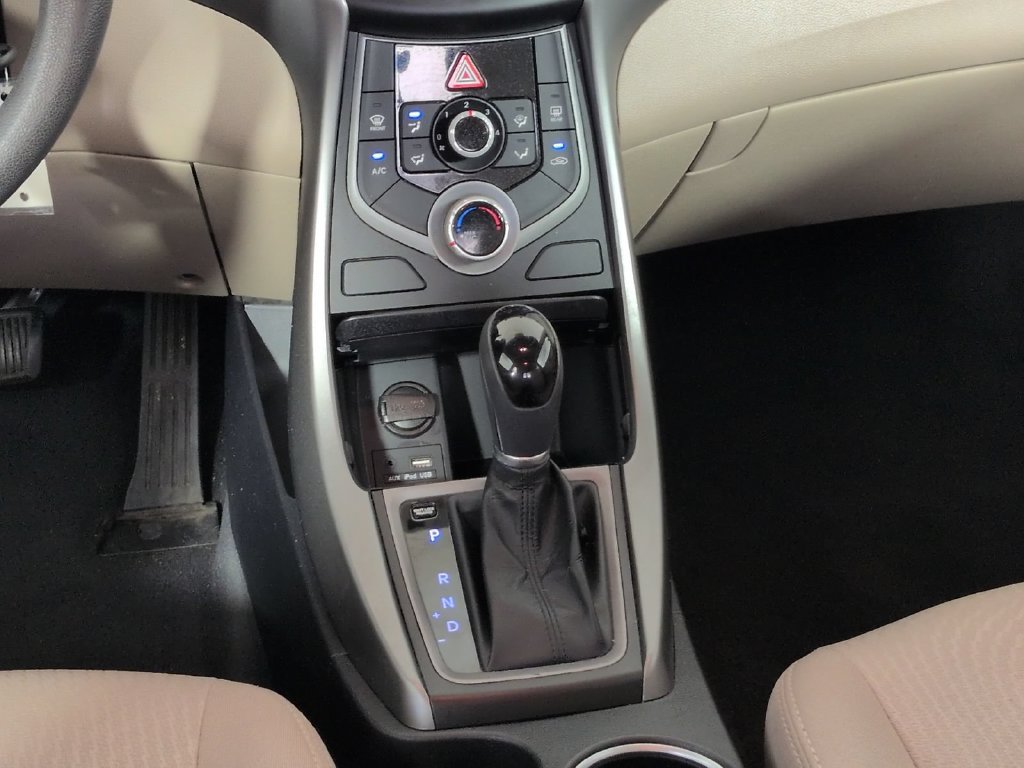 Used 2016 Hyundai Elantra SE FWD image 23