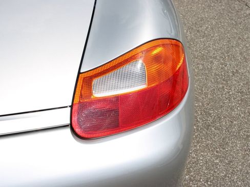 Used 2001 Porsche Boxster RWD image 27