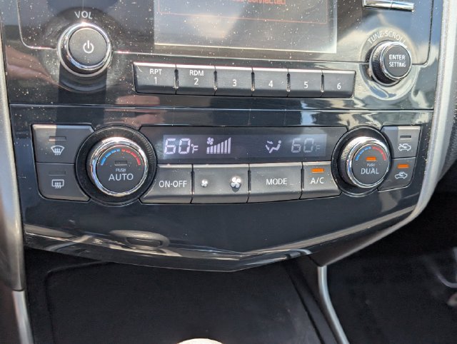 Used 2014 Nissan Altima 2.5 SV w/ Convenience Package FWD image 25