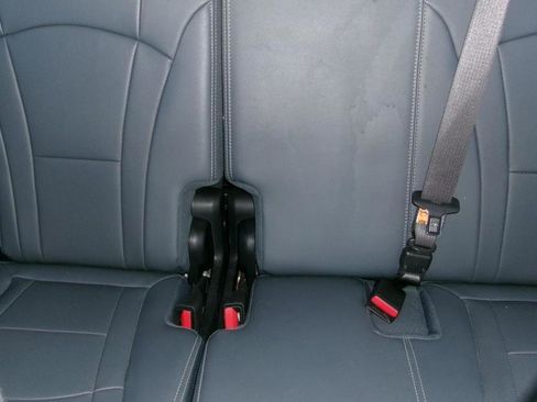 Used 2024 Buick Enclave Premium image 11