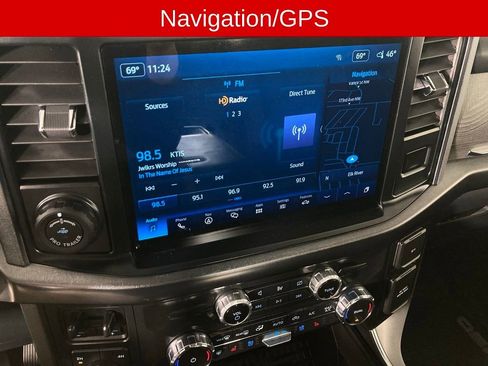 Used 2022 Ford F150 Platinum image 3