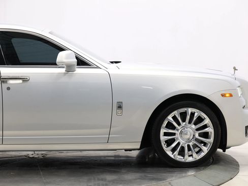 Used 2019 Rolls-Royce Ghost RWD image 97
