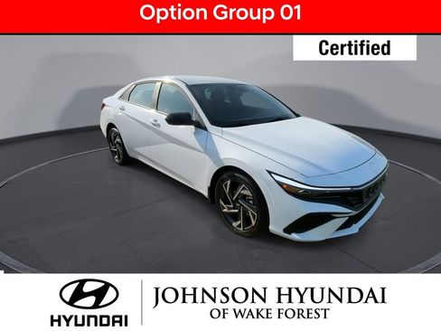 Certified 2025 Hyundai Elantra SEL image 2