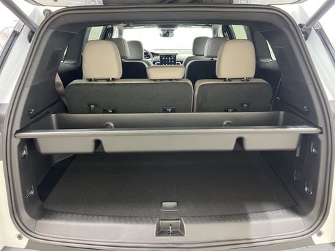 New 2026 GMC Acadia Elevation w/ Elevation Premium Package FWD image 25