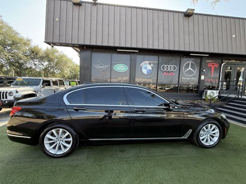 Used 2018 BMW 740i RWD image 8
