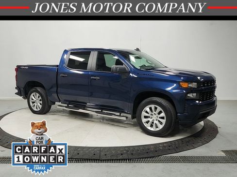Used 2022 Chevrolet Silverado 1500 Custom w/ LPO, Dark Essentials Package AWD/4WD image 1