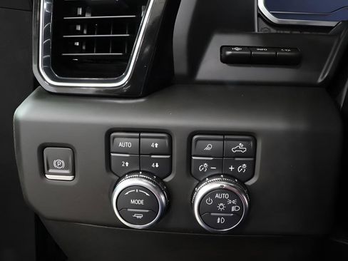Used 2024 GMC Sierra 1500 Denali w/ Denali Reserve Package AWD/4WD image 20