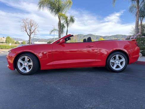 Used 2020 Chevrolet Camaro LT RWD image 10