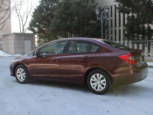 Used 2012 Honda Civic LX image 9