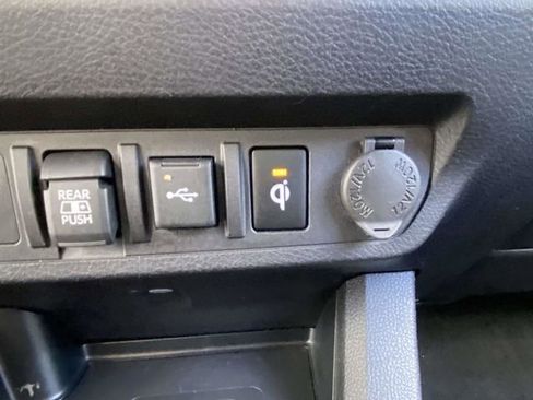 Used 2022 Toyota Tacoma TRD Off-Road image 21