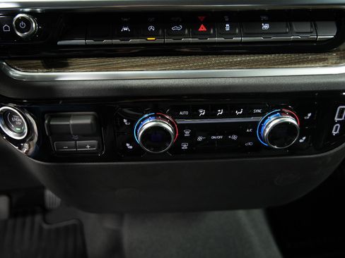 New 2026 GMC Sierra 1500 Elevation image 32