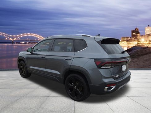 Certified 2025 Volkswagen Taos SEL AWD/4WD image 3