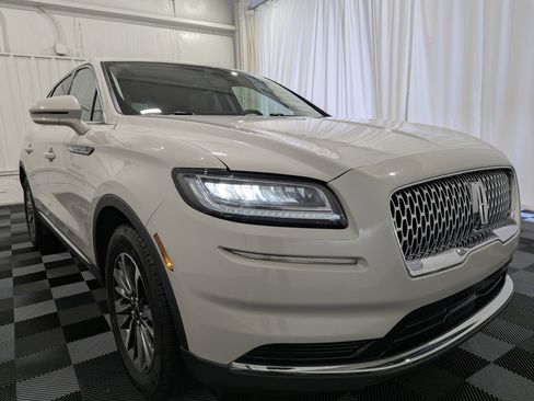 Used 2023 Lincoln Nautilus AWD w/ Premium Package image 5
