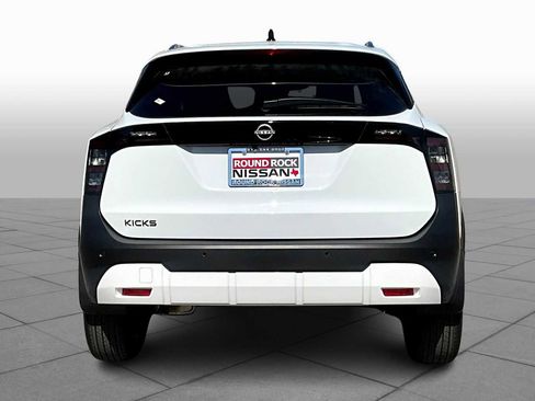 New 2026 Nissan Kicks SV image 4