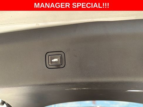 Used 2019 Buick Enclave Essence FWD image 8