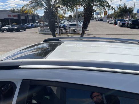 Used 2017 Toyota RAV4 Platinum image 19