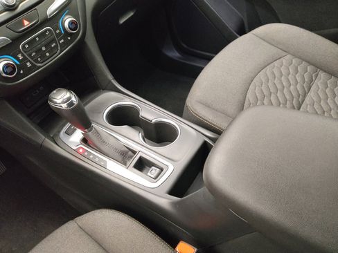 Used 2019 Chevrolet Equinox LT image 26