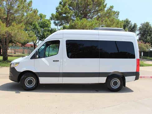 Used 2024 Mercedes-Benz Sprinter 2500 image 2