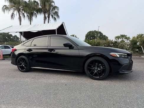 Used 2023 Honda Civic Sport image 2