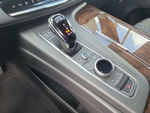 Certified 2021 Cadillac Escalade Sport Platinum image 15