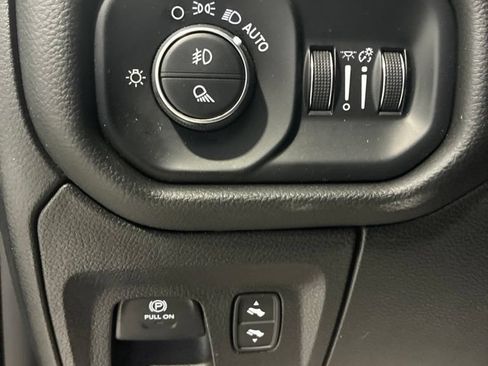 Used 2025 RAM 1500 Big Horn AWD/4WD image 21